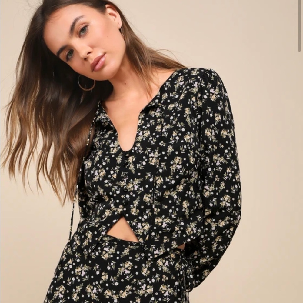 Lulu’s Sophisticated Crush Black Floral Print Blouse